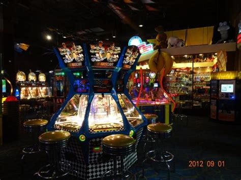 Dave and busters roseville - 1174 Roseville Pkwy 916-772-3400 At Dave & Buster’s you can play hundreds of the hottest new arcade games in their Million Dollar Midway and win tickets for epic prizes.